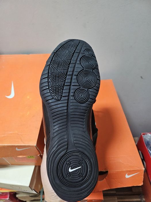 Нови дамски спортни обувки, размер 38, стелка 24