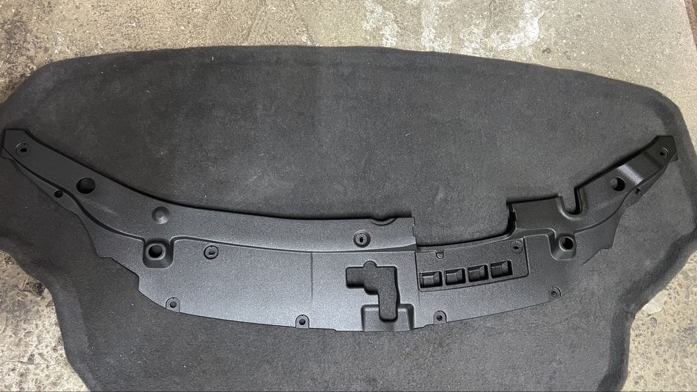 Накладка под капот Камри 50