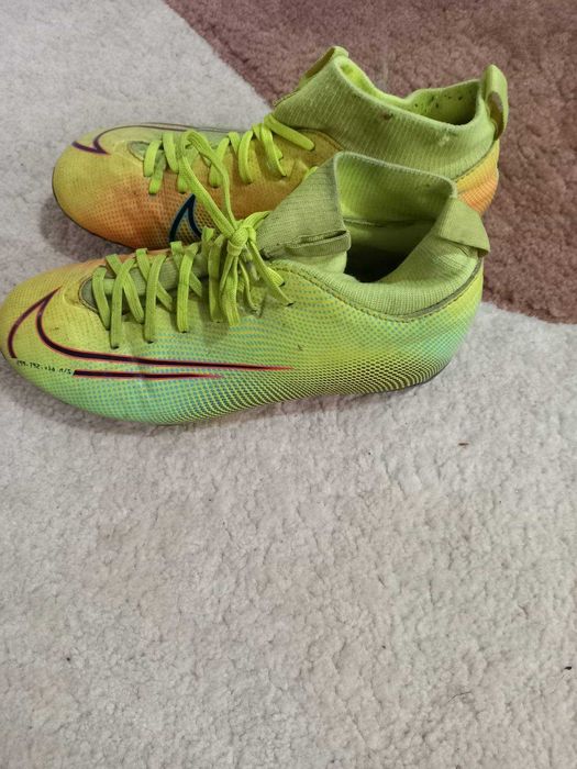 Стоношки и бутони 35 номер 21 см.