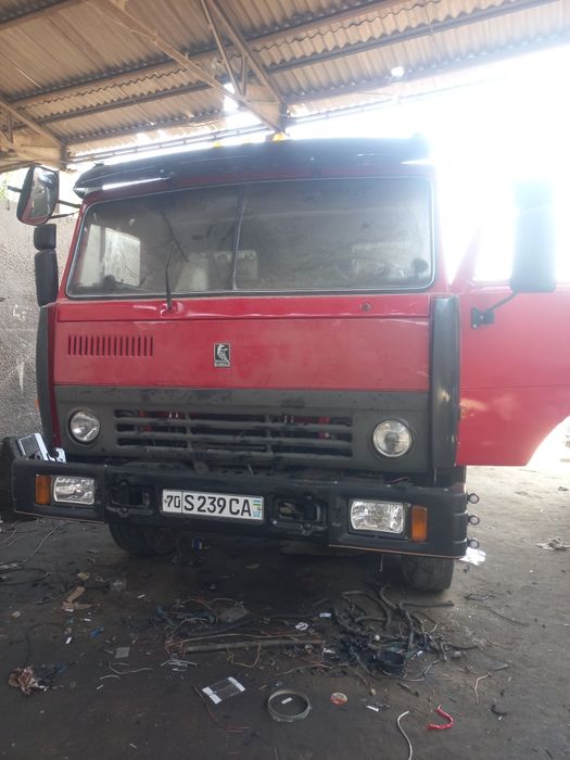 Kamaz tegach sotiladi