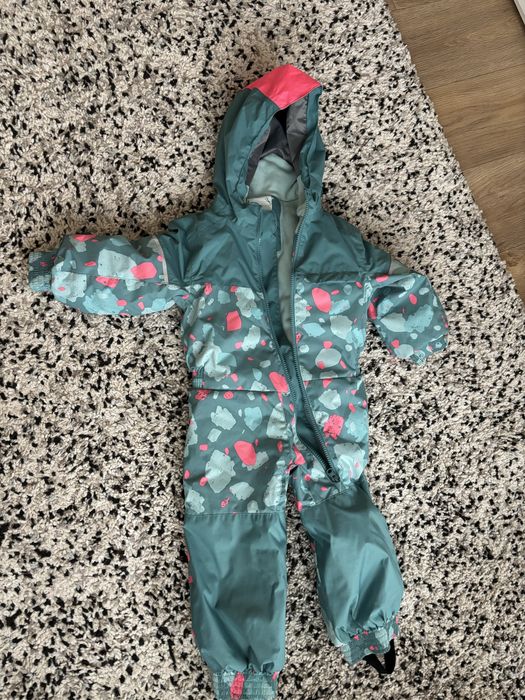 дески комсмонавт Decatlon 2-3 години. Обличан е два пъти и стана малък