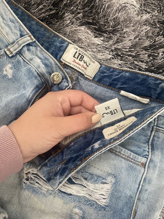 Pantaloni scurți LTB