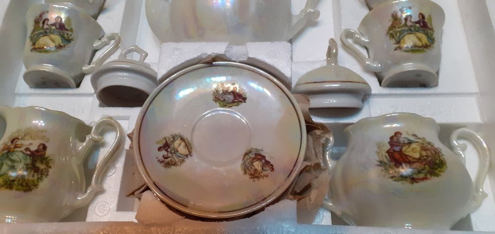 Порцеланов сервиз за кафе купуван от чужбина