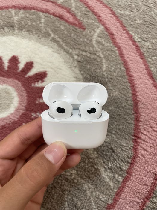 Продоется airpods состояния хороший новый нету грязи.