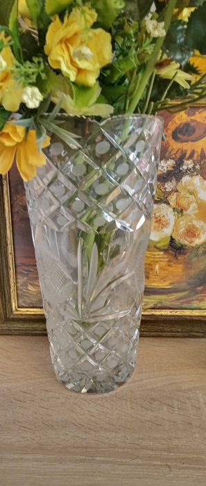 Кристална ваза. Вази-18-70лв.Декантер,гарафа, чаши-30лв