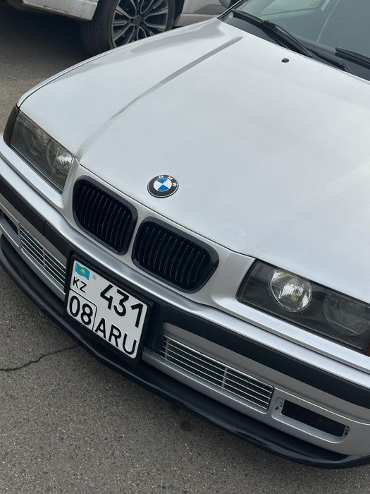 Продам машину бмв е36