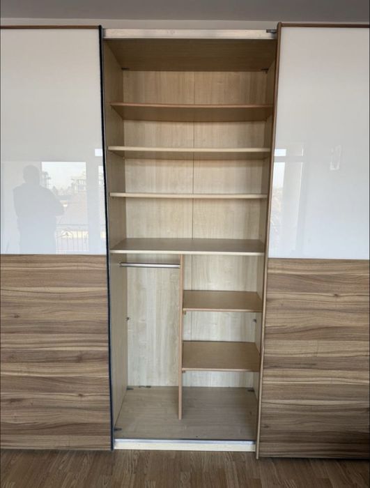 Dulap mare cu sina din lemn