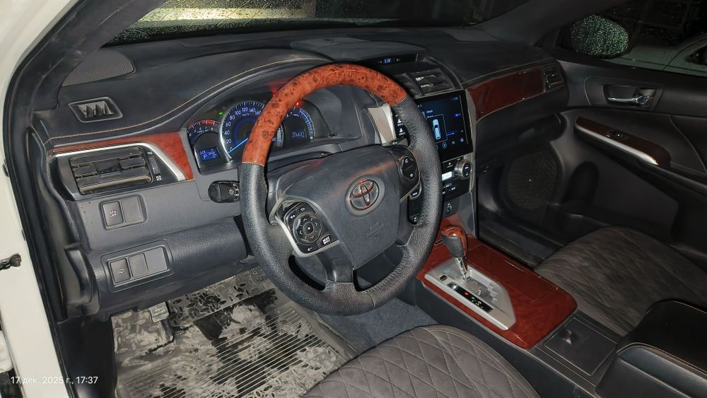 Toyota Camry 2012 yil full variant sotiladi 17500$ sostoyaniya alo