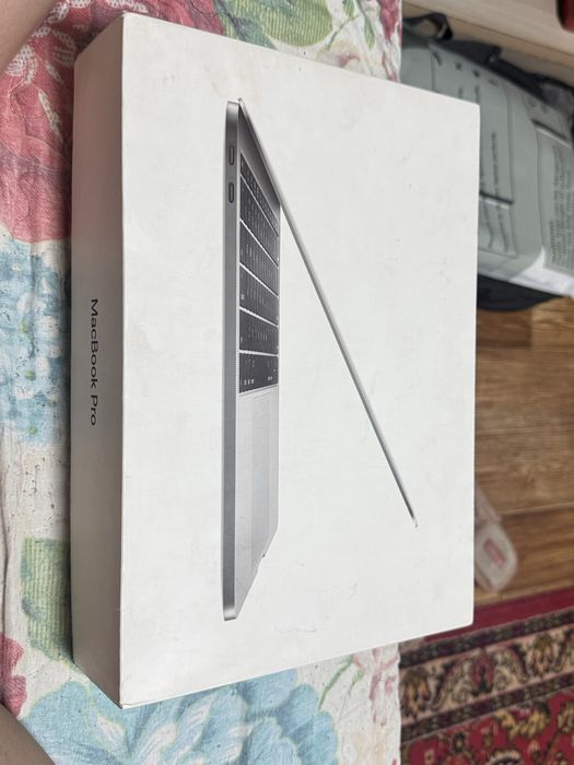 Продам MacBook Pro 2017