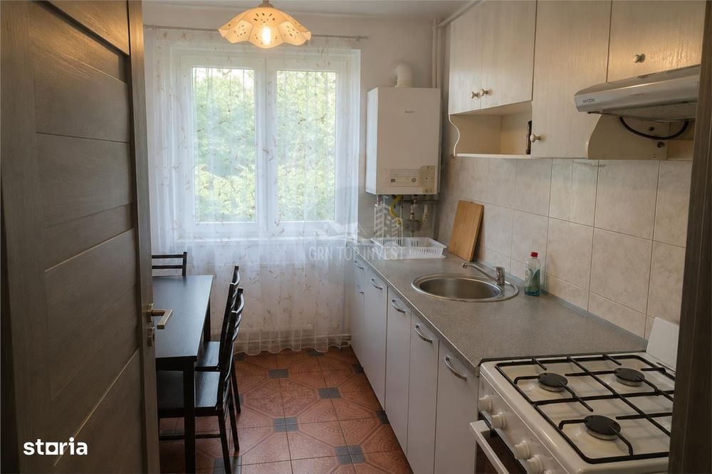 Apartament 2 camere cu balcon zona Cedonia