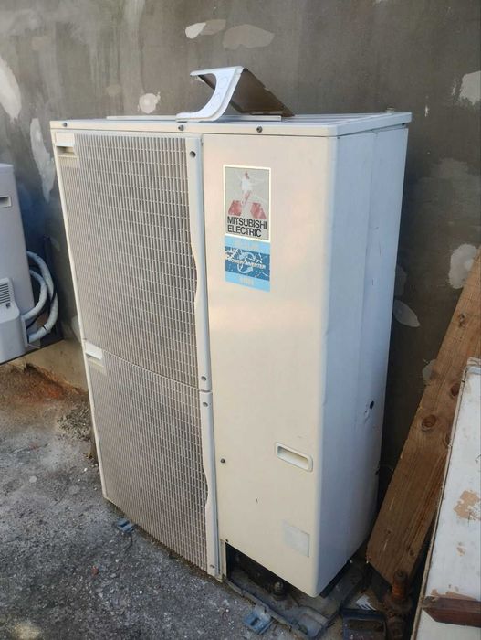 Продавам външно тяло на  термопомпа