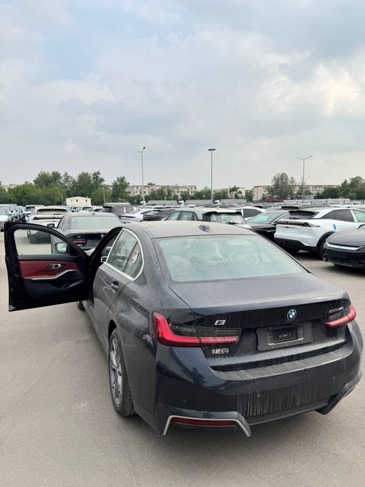 BMW I3 35L 2025 yil nomer olingan natarus