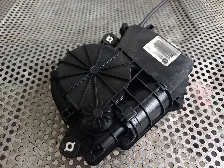 Motoras Soft Close Portbagaj Bmw Seria 7 F01 F02 Cod