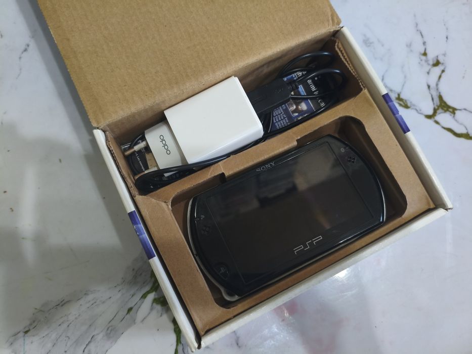 Sony PSP Go с кучей игр