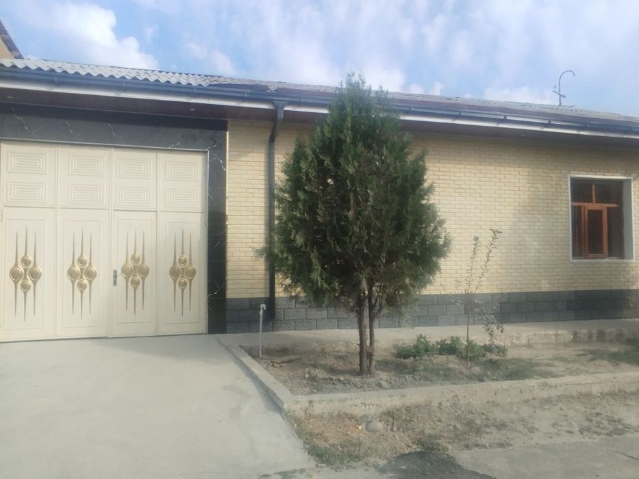 Жомбой марказида хокимият оркасида ховли сотилади