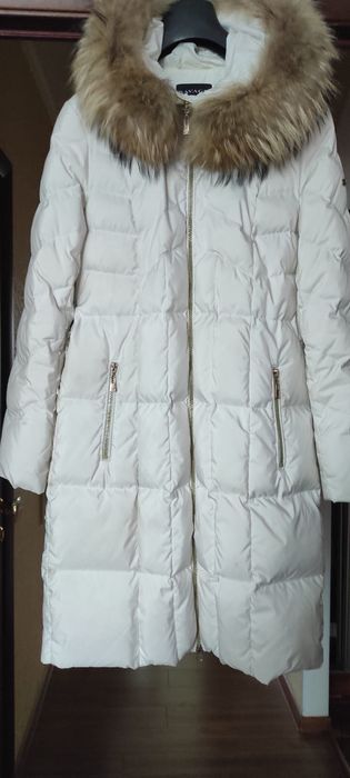 Зимний пуховик женский