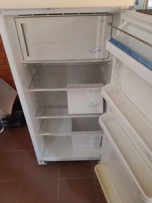 Продаётся рабочий холодильник