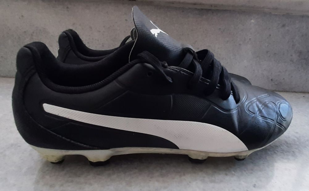 Детски бутонки/ футболни обувки