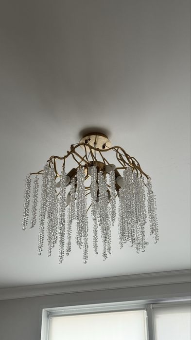 Продам люстру в позолоте