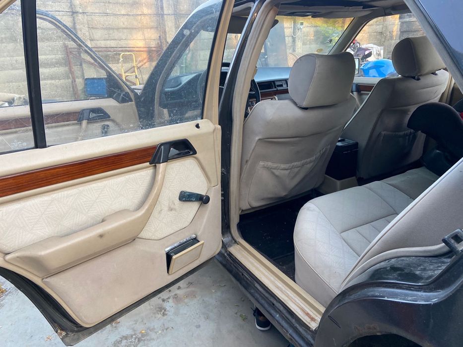 VIND / SCHIMB - Mercedes w124 / fab 1985