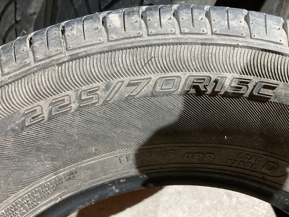 Гуми за бус 225-70-15 С