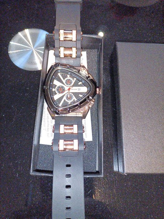 Уникален модел мъжки часовник