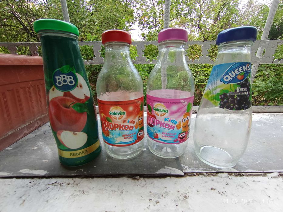 Стъклени буркани и шишета различен размер