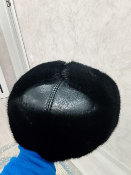 Бөрік пен кожыный куртка