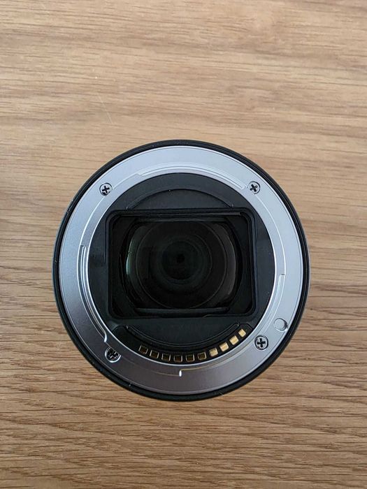 Obiectiv full frame Sony 28-60 f4-5.6 nou (0 cadre 0 min filmare)