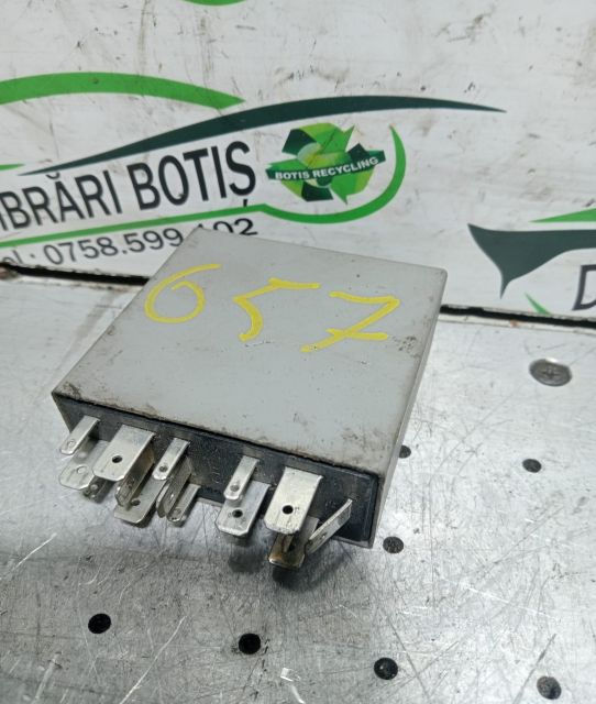 Releu temporizare stergator parbriz 1j0 955 531 Volkswagen VW Passat