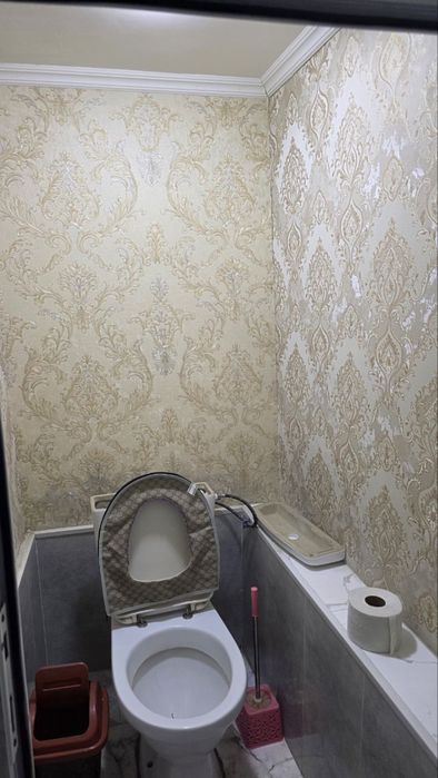 Toshken shahar bektemir 2 sotix 6 xona