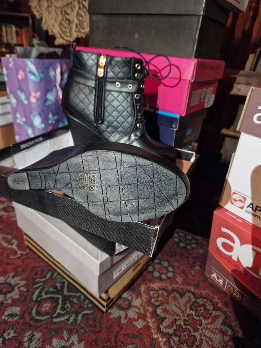 Нови обувки боти ток, платформи, топли, ЗИМНИ, удобни, велур, еко кожа