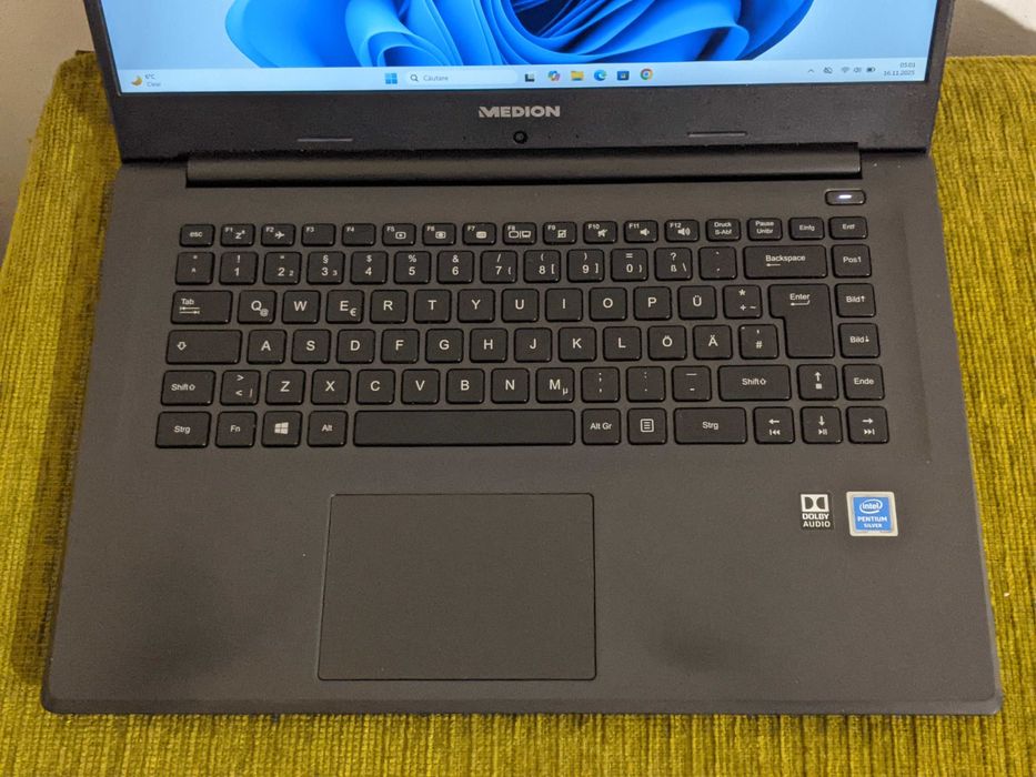 Laptop Medion Akoya E6246, Intel Pentium Silver N5000, ssd 256,ram 8Gb