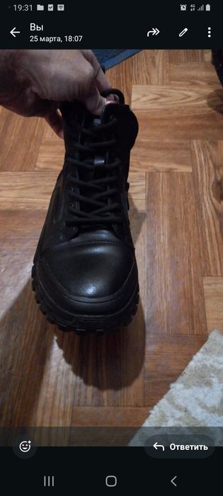 Продам ботинки женские