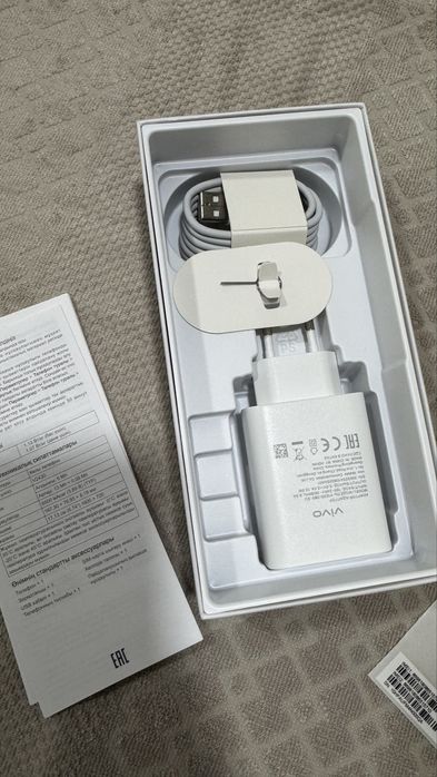 Продам новый телефон