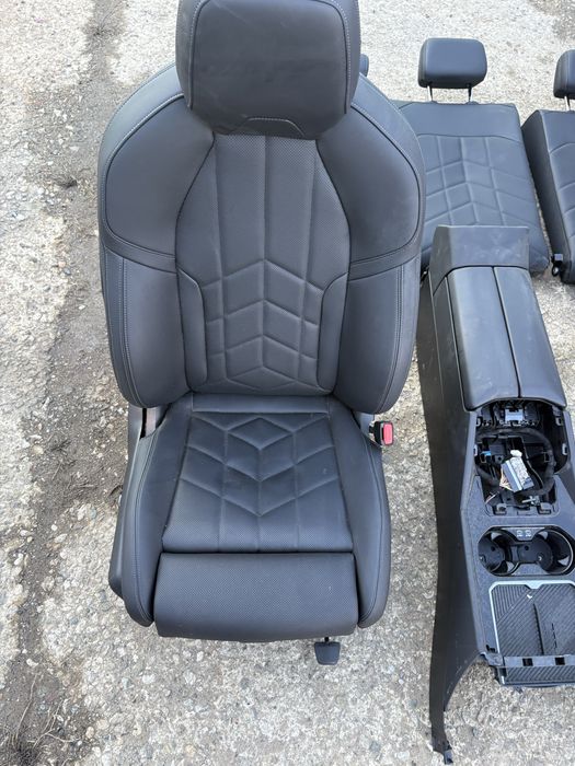 Салон за BMW G60 М paket седан