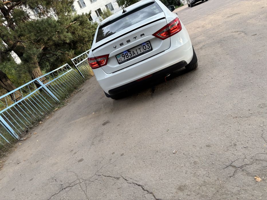 Продам Весту 2019 г.