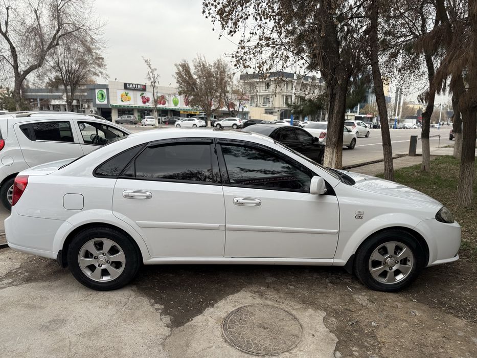 Chevrolet gentra sotiladi