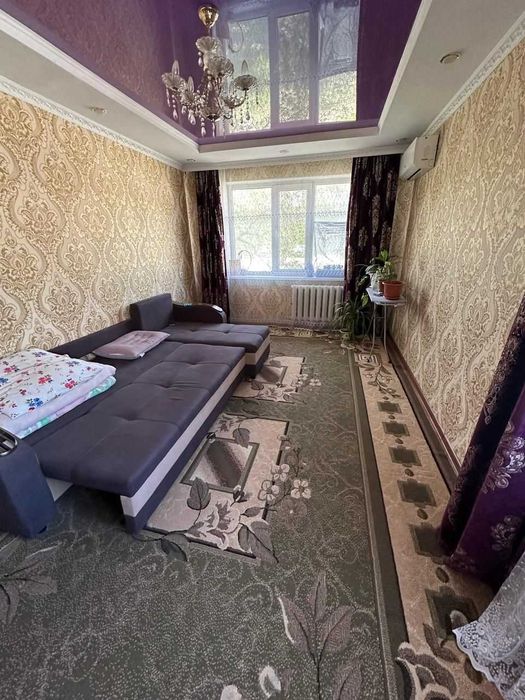 продается 2 ком квартира район Маметова