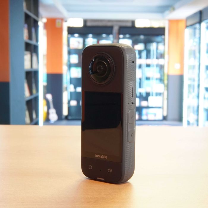 Camera Insta360 X3, 5K Captură 360° cu Ecran Tactil 2.29" și Wi-Fi, Negru