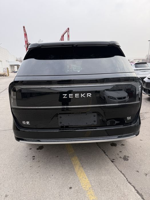 Zeekr 9x Ultra 70kwt, таййор