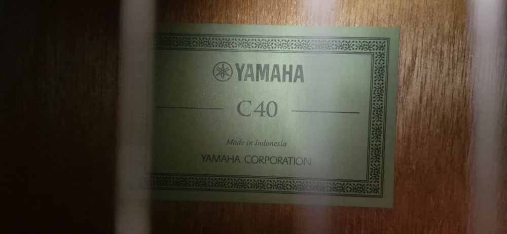 Классическая гитара Yamaha C40