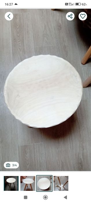 Scaun cu trei picioare