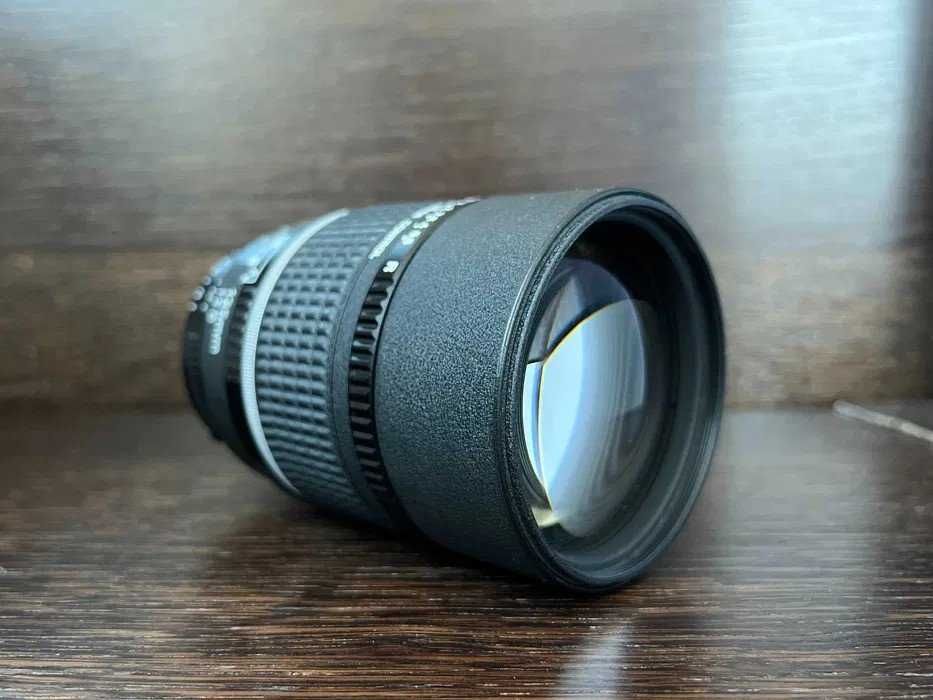Nikon 24mm f1.4 G / 45mm f2.8 ED PC-E Micro TiltShift / 135mm f2 DC