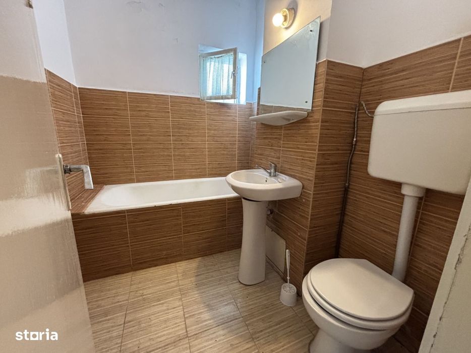 Apartament 3 camere zona Livada Postei