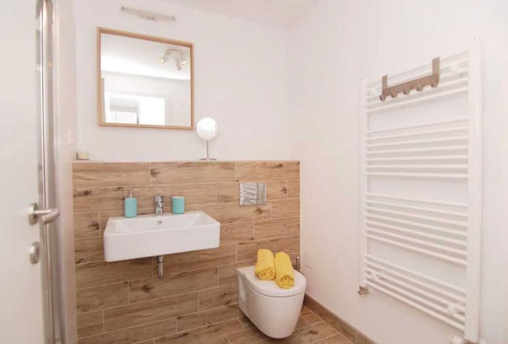 Дава се под наем Едностаен апартамент в Пловдив, Остромила - 350 кв.м за 178.5 € - Снимка #2