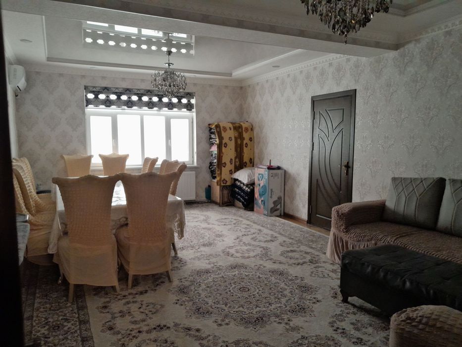 Yakkasaroyda uchaska sotiladi 3, sotiglik 12 xona 3 ta san uzel