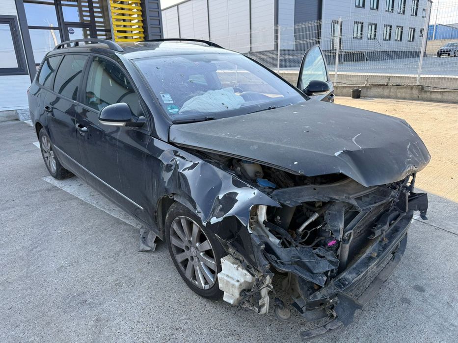 Dezmembrez / Dezmembrari / Piese / Accesorii Vw passat b6 break 2.0 tdi CBAB DSG LQV stanga