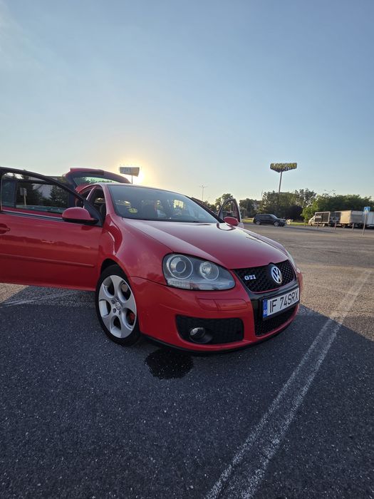 Vând Volkswagen Golf 5 GTI