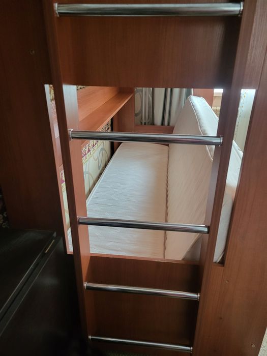 Кровать двухъярусная